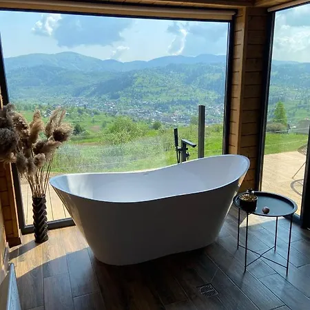 Holiday home Under Sky - з теплим басейном ,чаном-джакузі, панорамною ванною та Playstation 5 Slavske